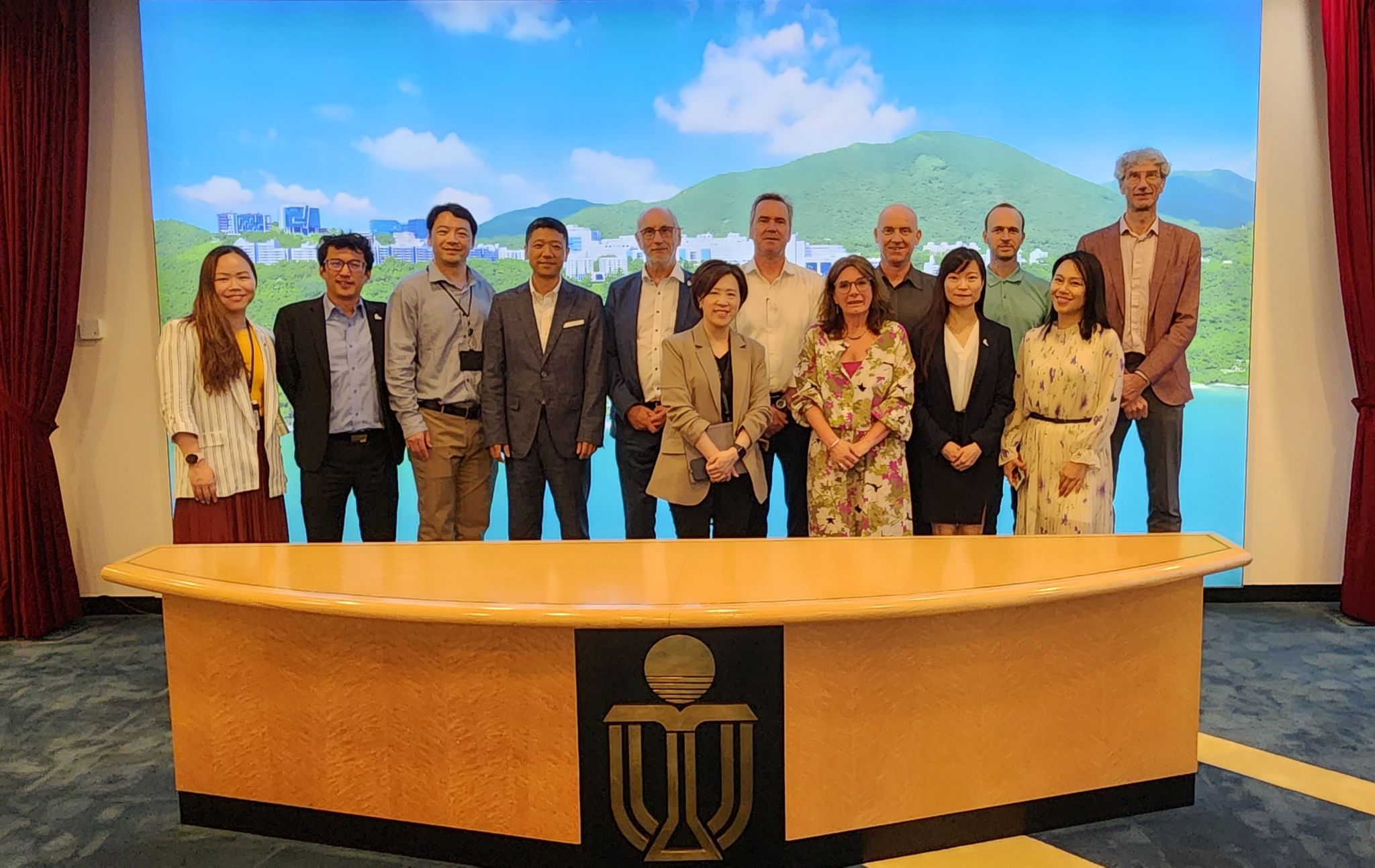科大于6月7日接待来自比利时根特大学的代表团。