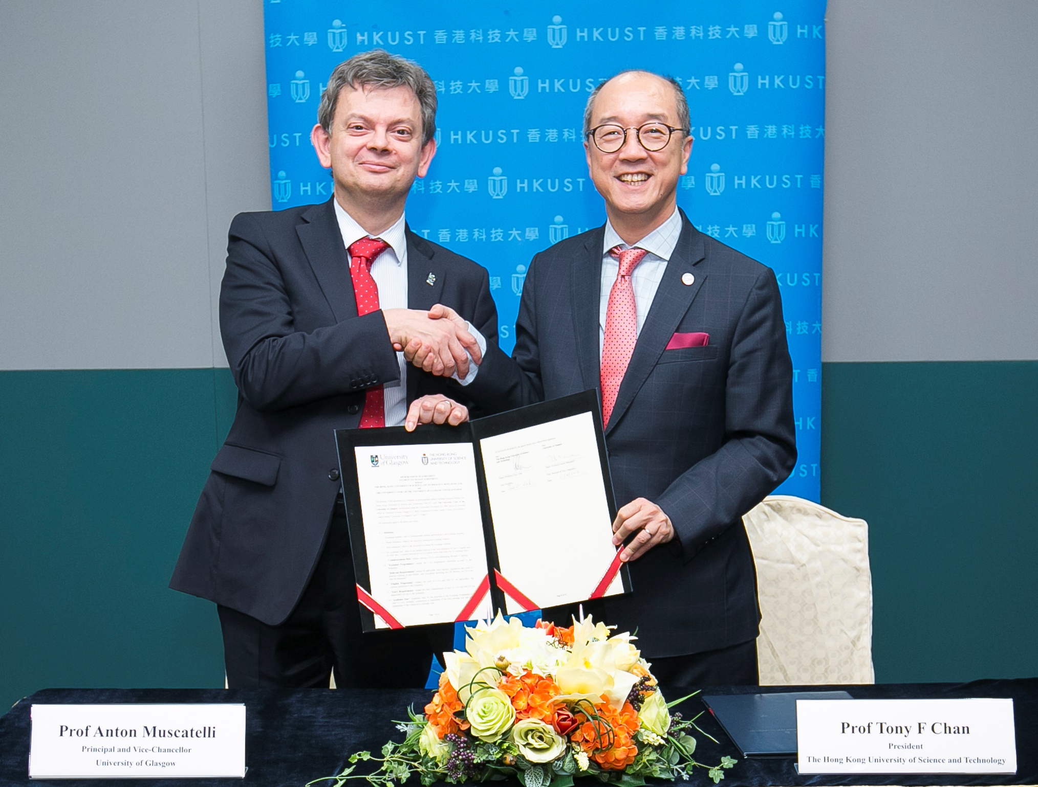  Prof Anton Muscatelli (left), Principal and Vice-Chancellor of the University of Glasgow, and Prof Tony F Chan, President of HKUST.