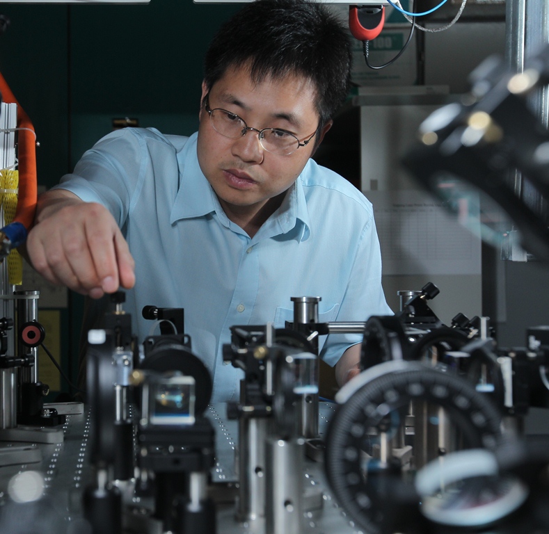 Prof. Shengwang Du, Assistant Professor in HKUST's Department of Physics, and his research team have published their study in Physical Review Letters recently