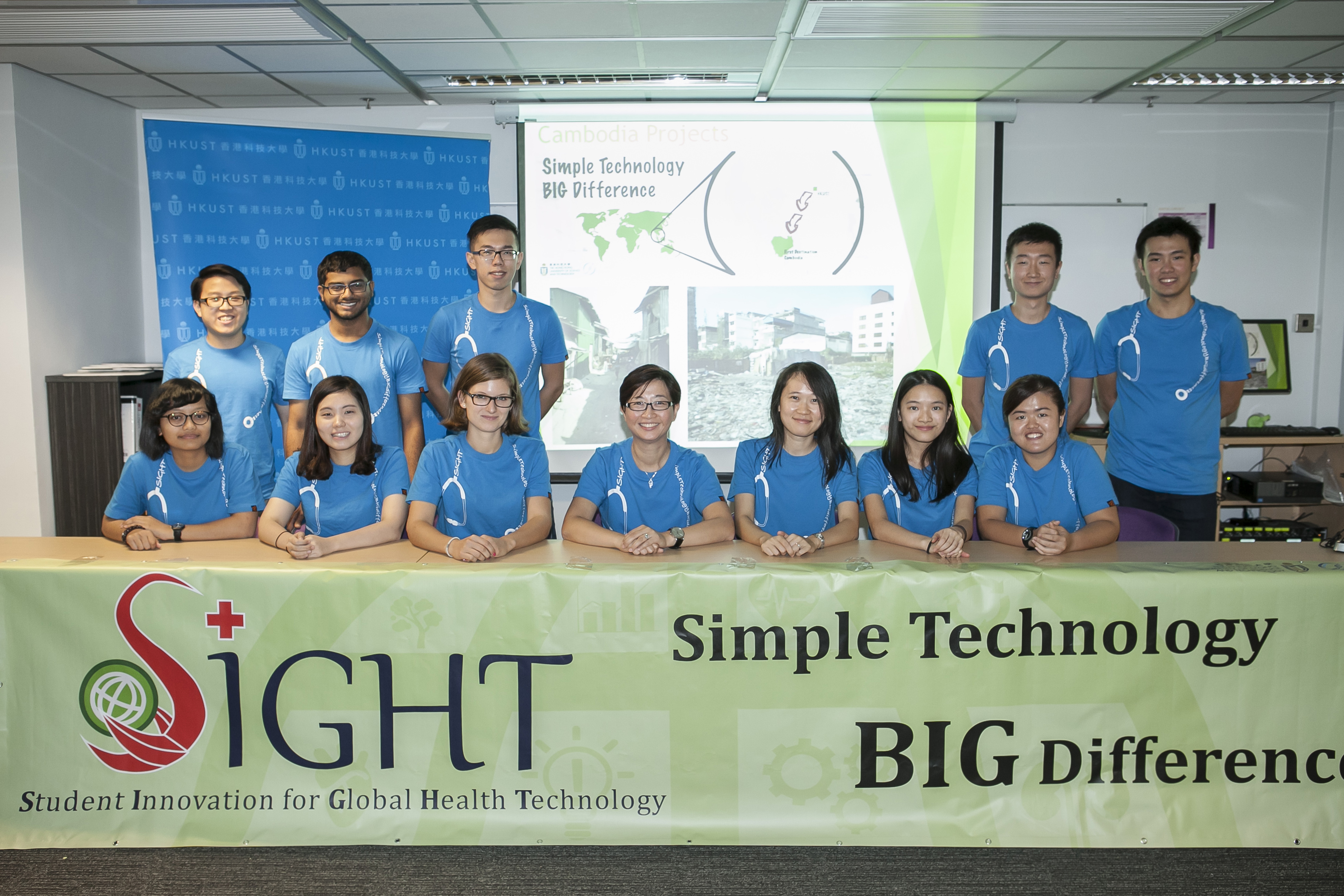  Prof Ying Chau (front middle) and the SIGHT team