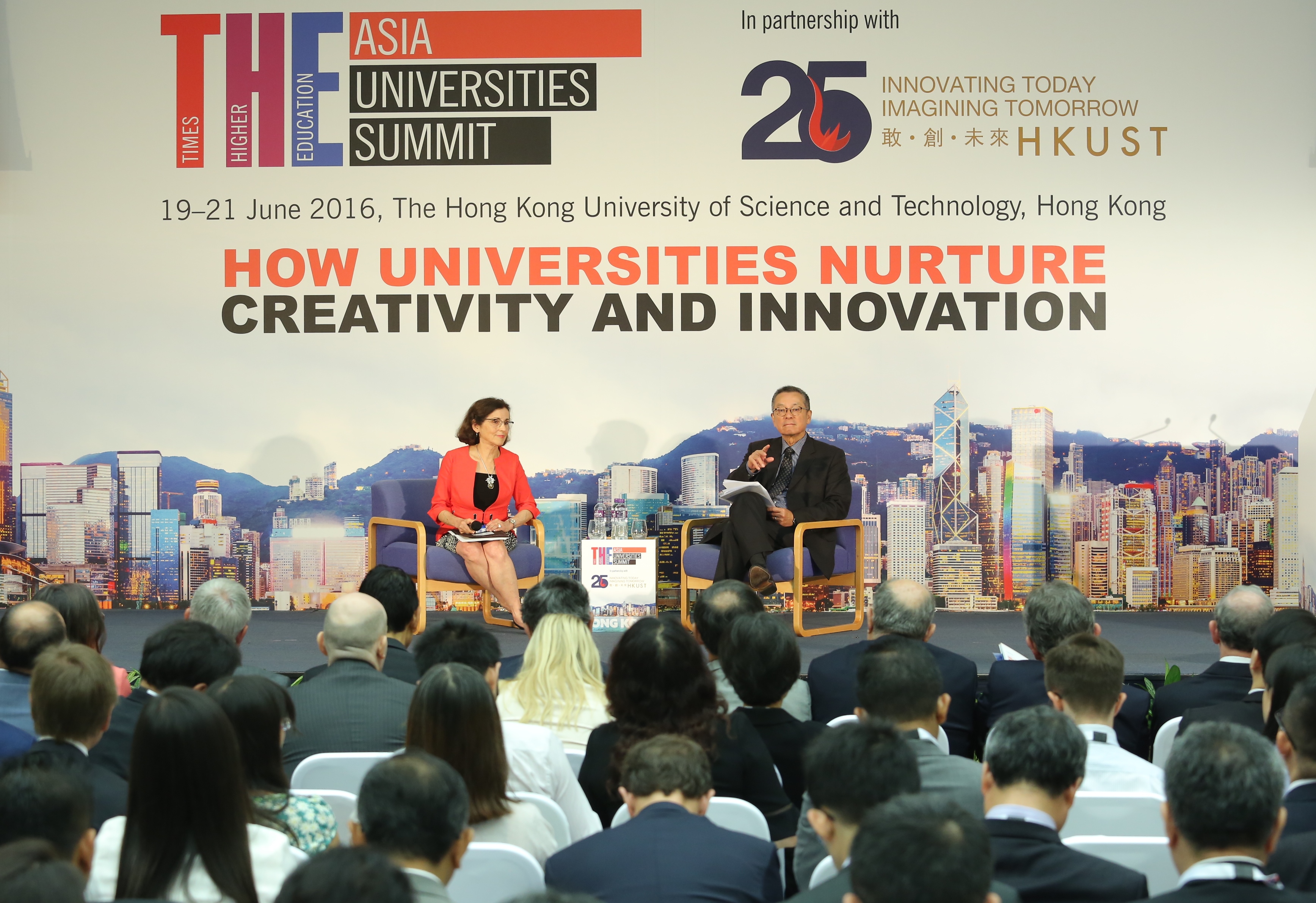  Dr France A Córdova (left), and HKUST Vice-President for Institutional Advancement Dr Eden Woon