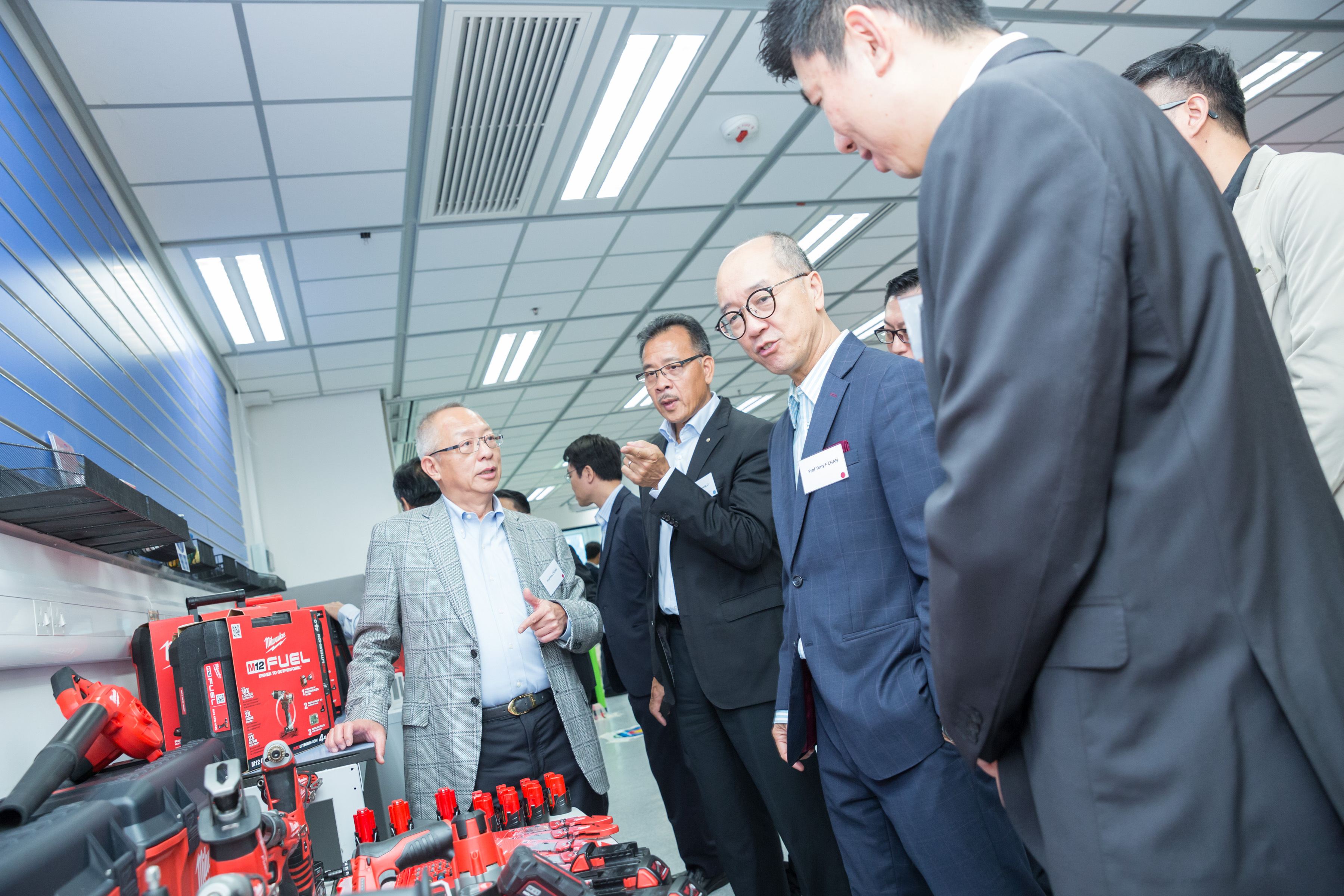 Undergraduate Student-initiated Experiential Learning (USEL) Laboratory