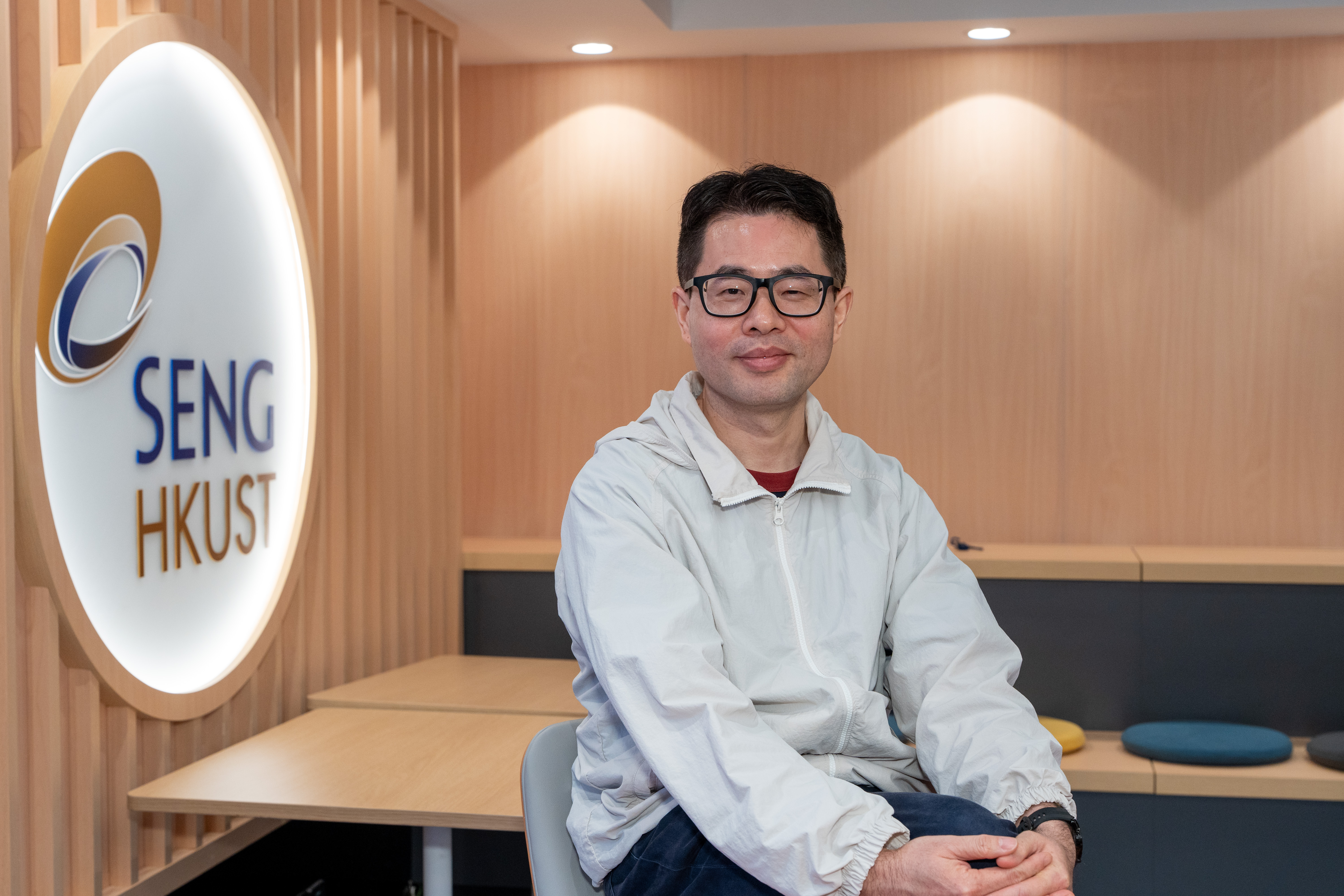 Prof. Shi's team focuses on the seamless integration between the robot’s mobility and control systems.