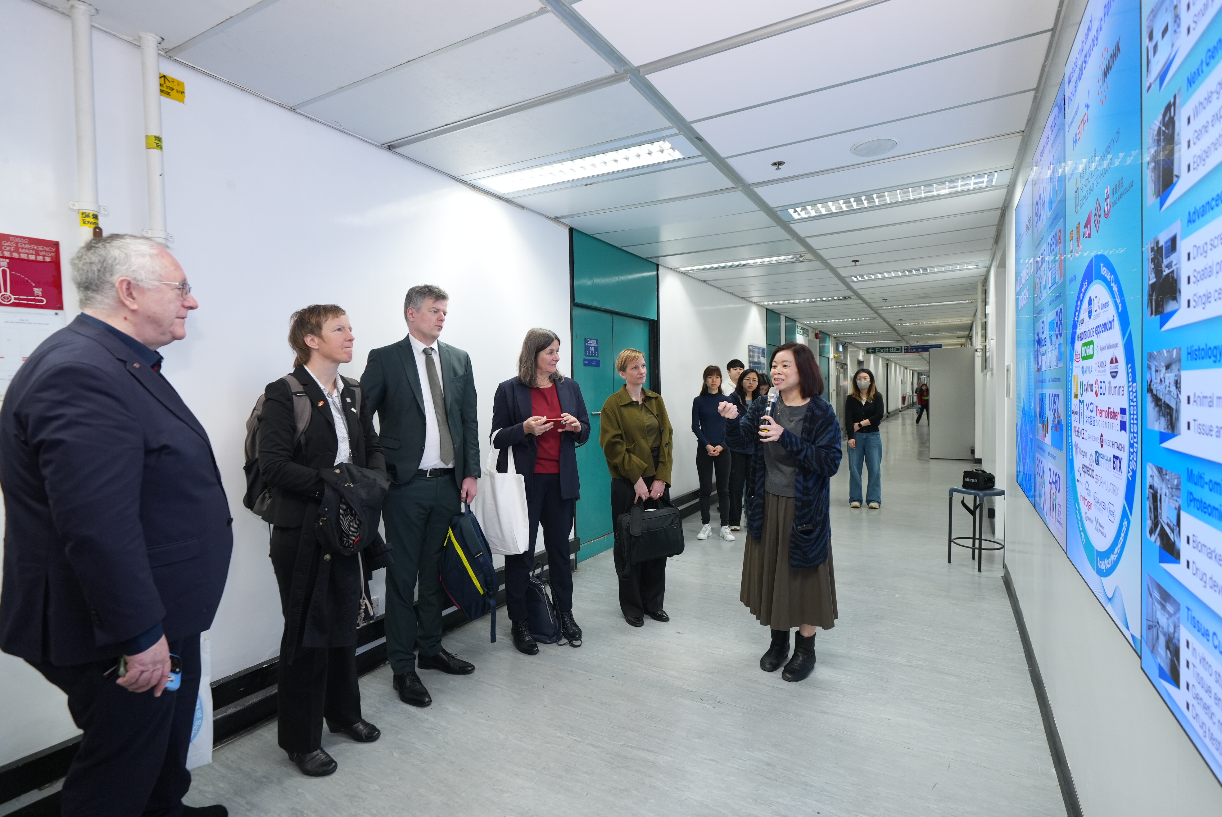 The delegation visited the BioSciences Central Research Facility.