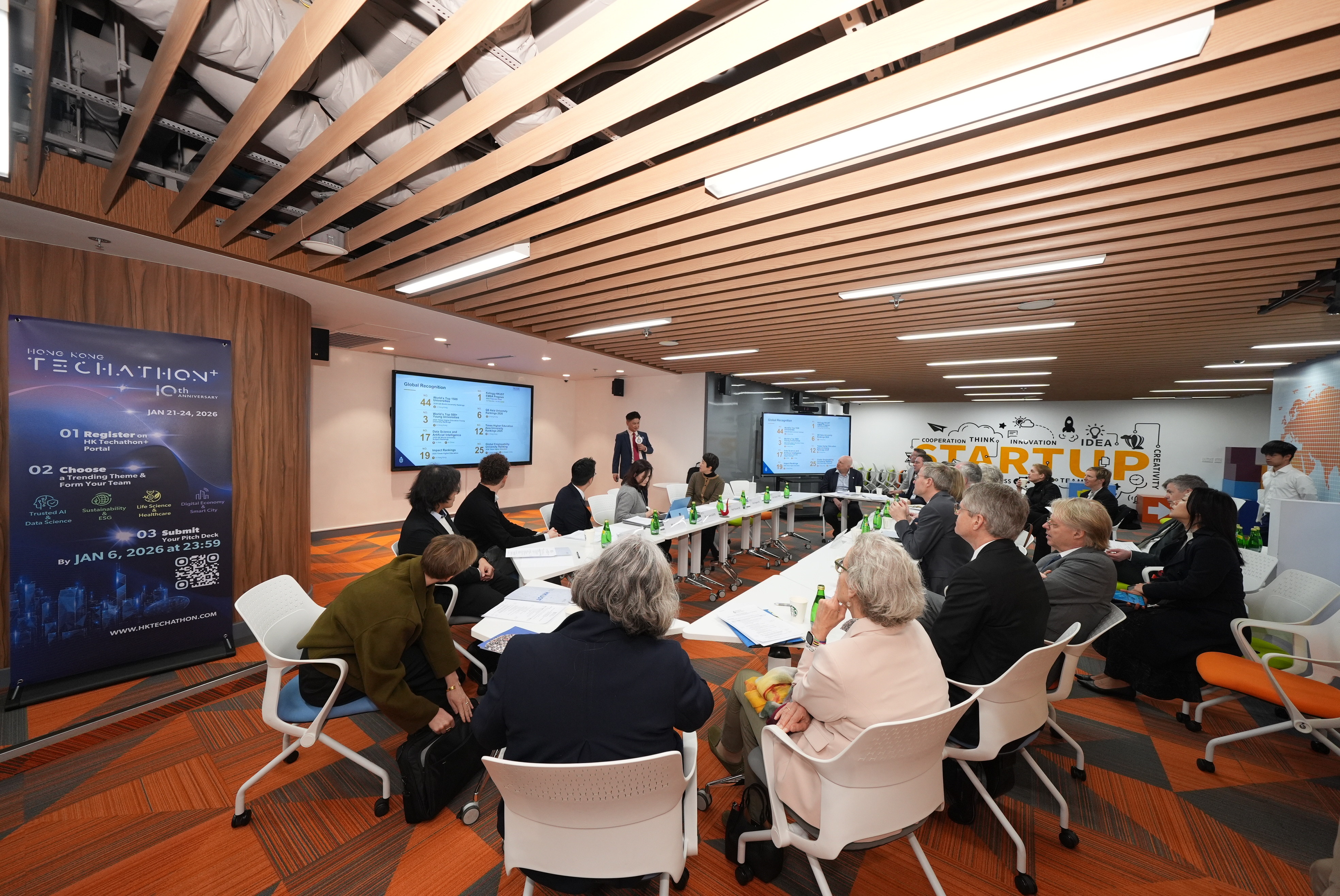 Vice-President for Institutional Advancement Prof. Charles NG shared HKUST’s latest developments with the delegation.